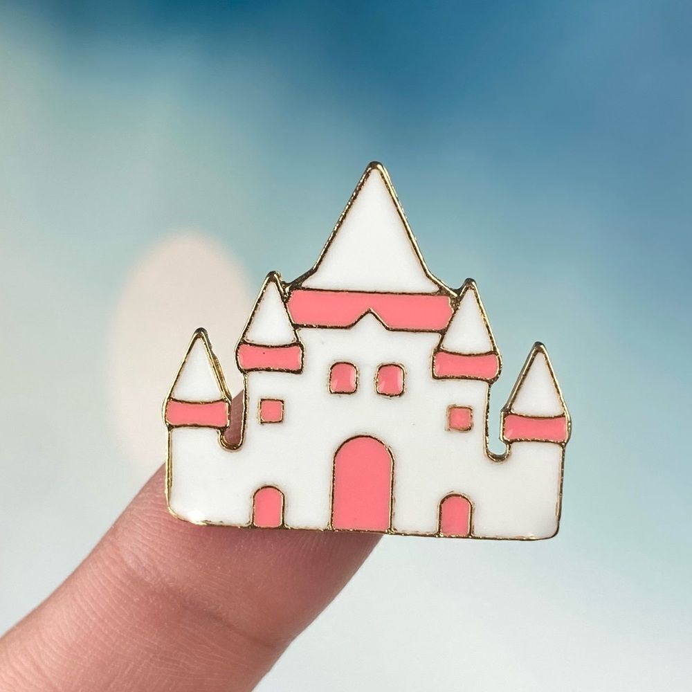 Castle Alice in Wonderland Collection Enamel Pin